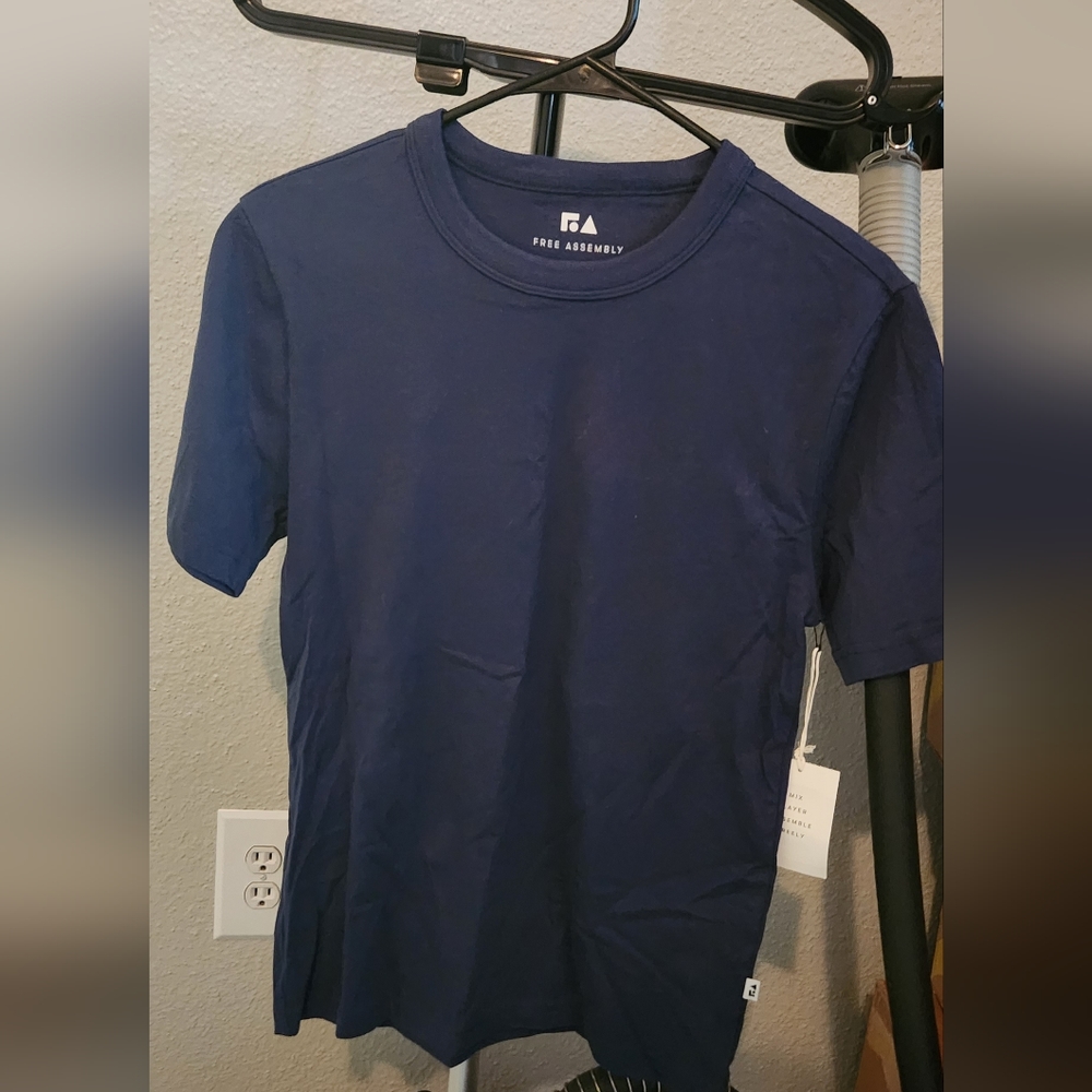 Free Assmebly Navy Tshirt Men's XS